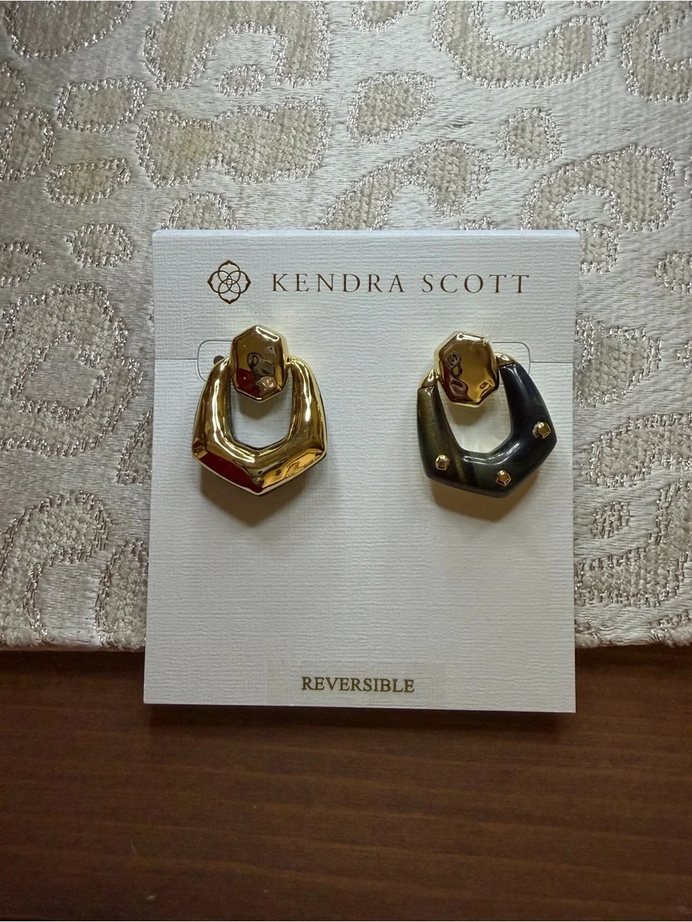 NWT Kendra Scott Embry Reversible earrings